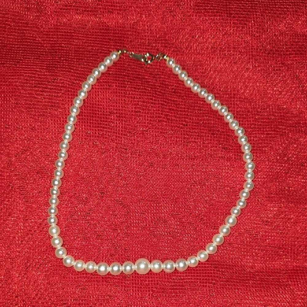 Elegant White Pearl Necklace